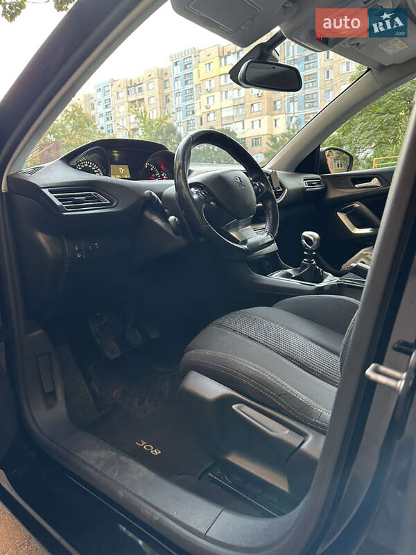 Универсал Peugeot 308 2015 в Каменском