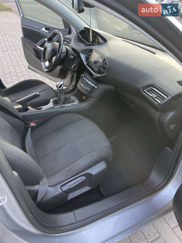 Універсал Peugeot 308 2014 в Мукачевому