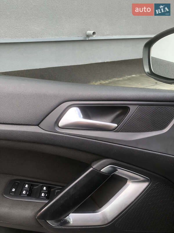 Універсал Peugeot 308 2014 в Мукачевому