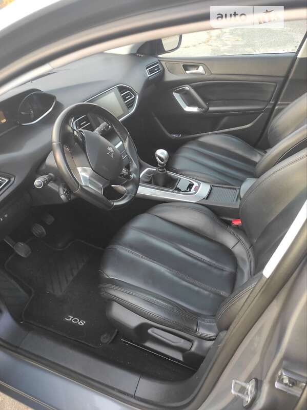Універсал Peugeot 308 2015 в Решетилівці