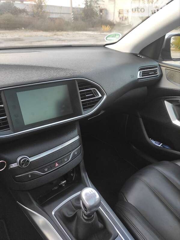 Універсал Peugeot 308 2015 в Решетилівці