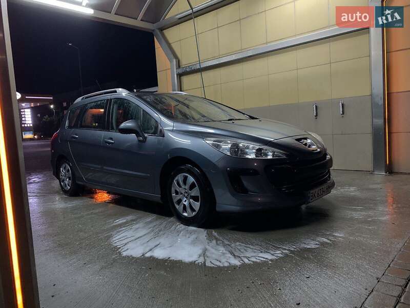 Універсал Peugeot 308 2010 в Костопілі