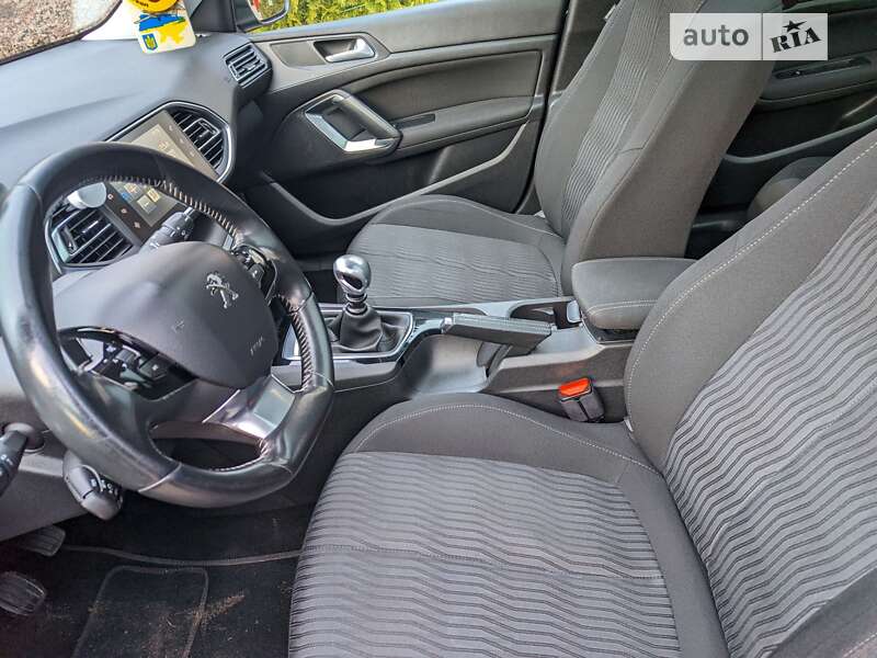 Універсал Peugeot 308 2014 в Рівному