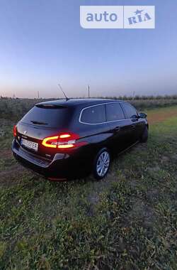 Універсал Peugeot 308 2014 в Бережанах