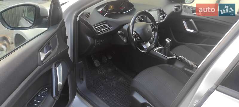 Универсал Peugeot 308 2016 в Самборе