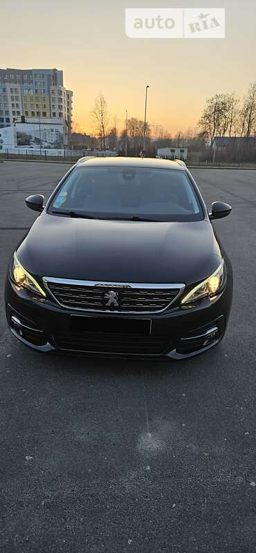 Универсал Peugeot 308 2018 в Львове