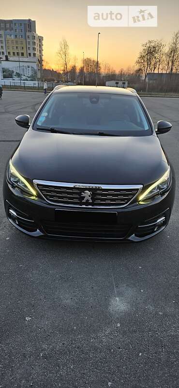 Универсал Peugeot 308 2018 в Львове