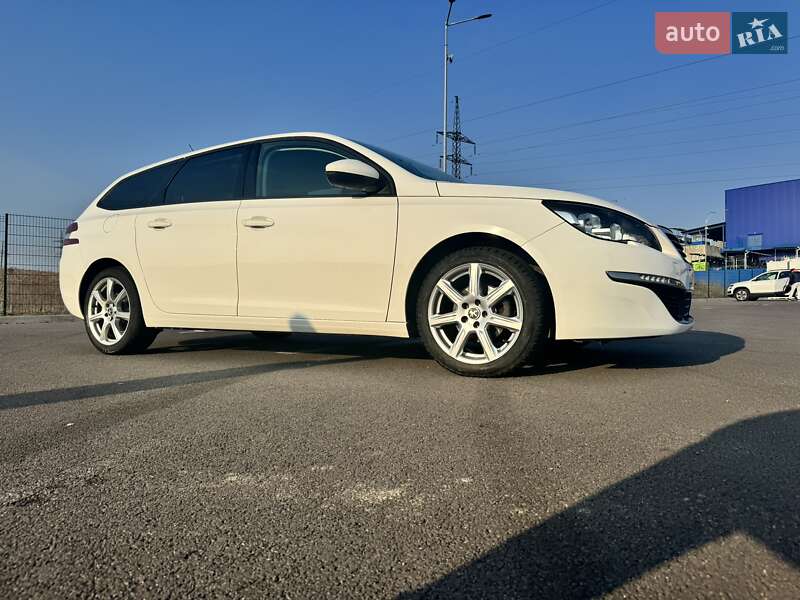 Універсал Peugeot 308 2015 в Рівному