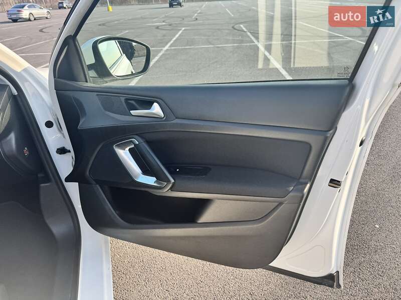 Універсал Peugeot 308 2015 в Рівному