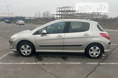 Хэтчбек Peugeot 308 2008 в Киеве