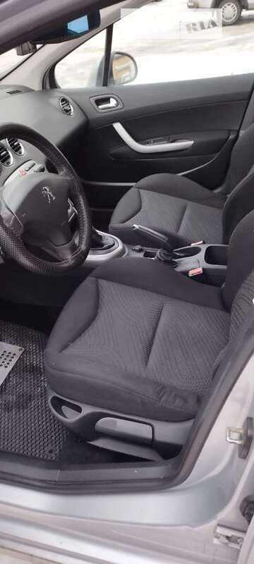 Универсал Peugeot 308 2011 в Радивилове