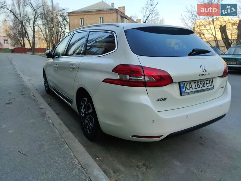 Универсал Peugeot 308 2015 в Киеве