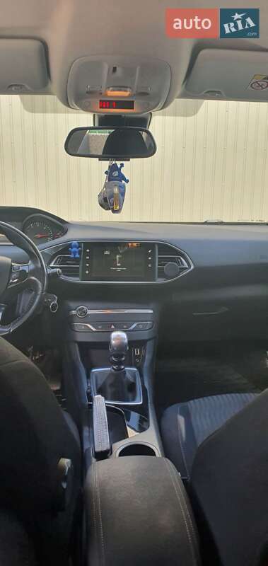 Універсал Peugeot 308 2015 в Івано-Франківську