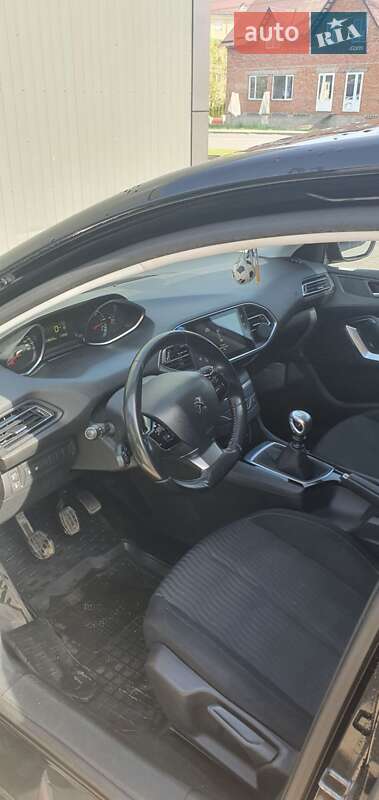 Універсал Peugeot 308 2015 в Івано-Франківську