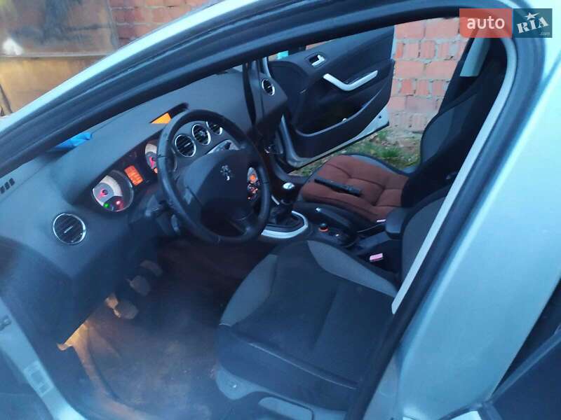 Хэтчбек Peugeot 308 2008 в Сторожинце