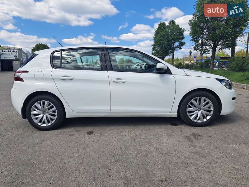 Хэтчбек Peugeot 308 2015 в Запорожье