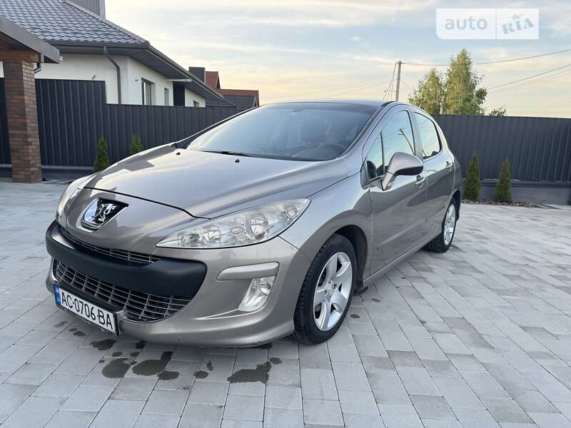 Хэтчбек Peugeot 308 2010 в Луцке