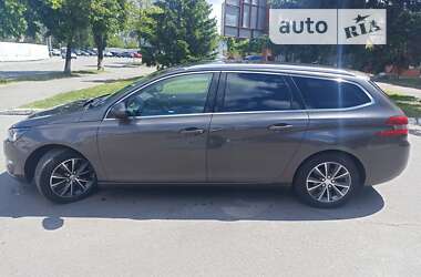 Универсал Peugeot 308 2014 в Киеве