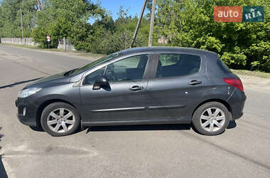 Хэтчбек Peugeot 308 2008 в Вышгороде