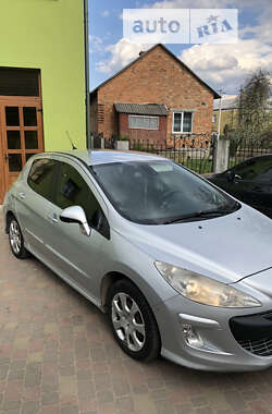 Хэтчбек Peugeot 308 2010 в Городке