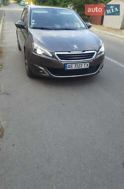 Хетчбек Peugeot 308 2014 в Дніпрі