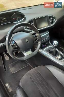 Хетчбек Peugeot 308 2014 в Дніпрі