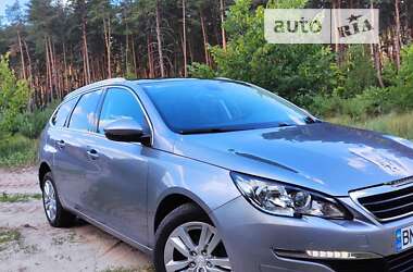 Хэтчбек Peugeot 308 2015 в Лебедине