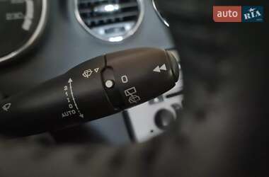 Хэтчбек Peugeot 308 2011 в 