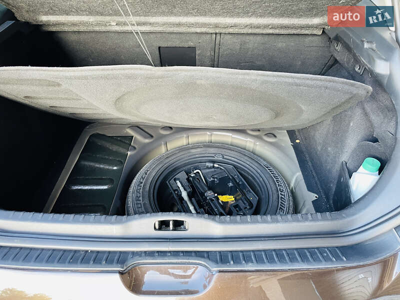 Хэтчбек Peugeot 308 2012 в Виннице