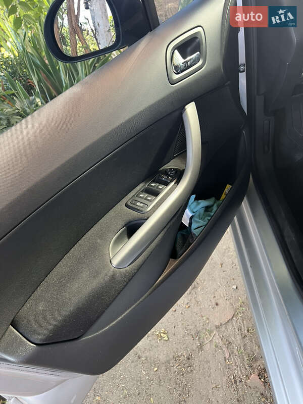 Универсал Peugeot 308 2013 в Крюковщине