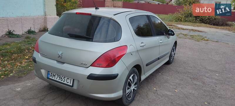 Хетчбек Peugeot 308 2010 в Коростені