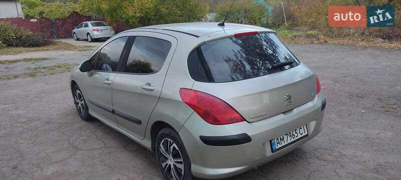 Хетчбек Peugeot 308 2010 в Коростені