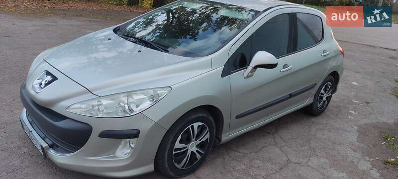 Хетчбек Peugeot 308 2010 в Коростені