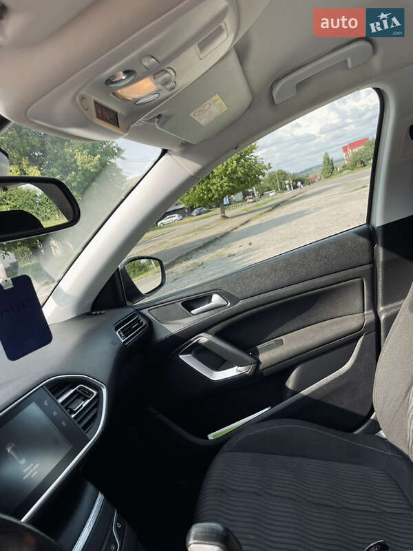 Універсал Peugeot 308 2014 в Хотині