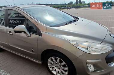 Хэтчбек Peugeot 308 2011 в Киеве