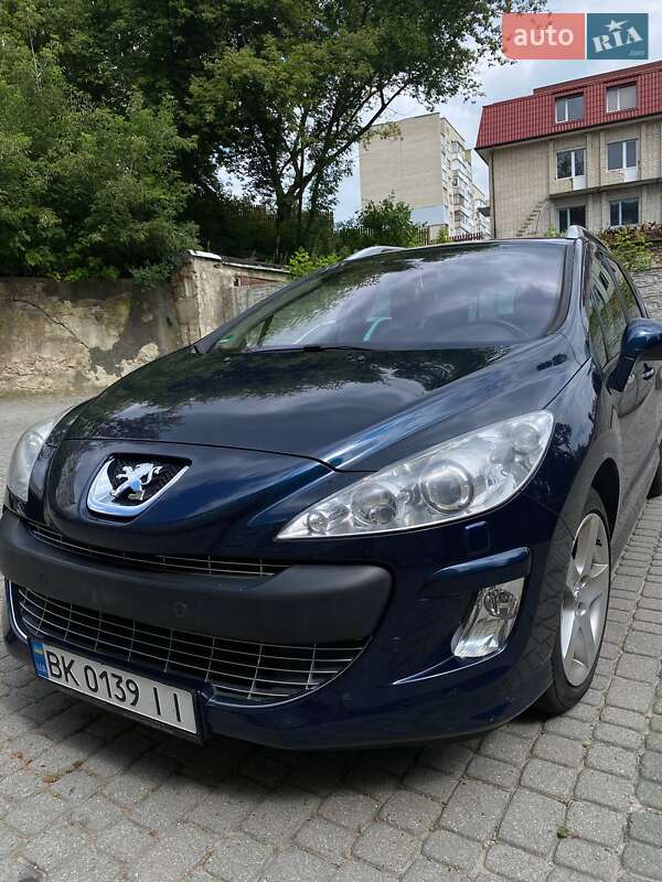 Универсал Peugeot 308 2010 в Ровно