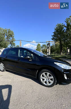 Универсал Peugeot 308 2010 в 