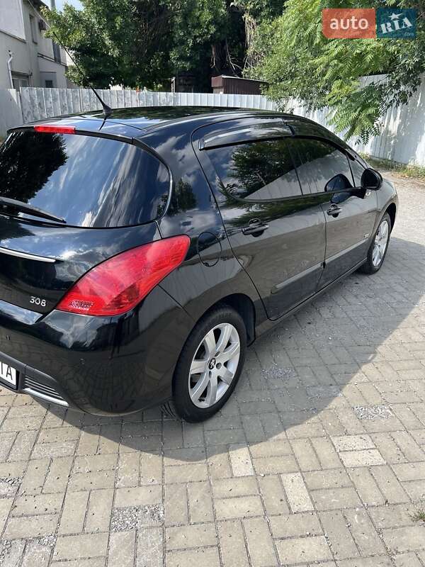 Хетчбек Peugeot 308 2012 в Дніпрі