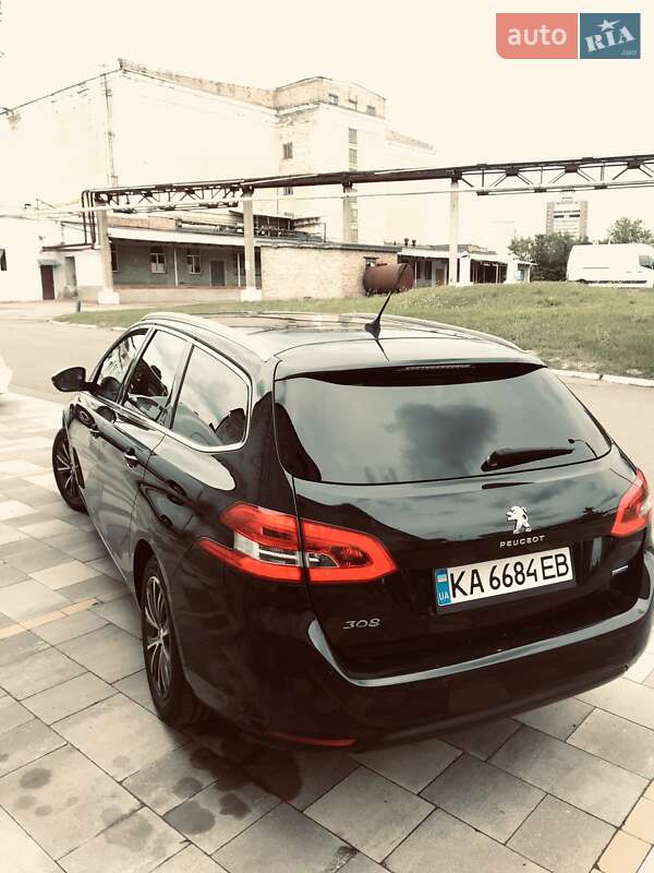 Универсал Peugeot 308 2015 в Стрые