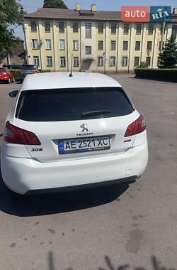 Хэтчбек Peugeot 308 2016 в Каменском