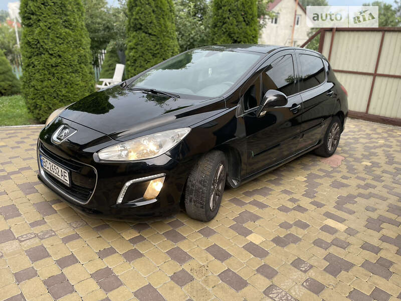 Хетчбек Peugeot 308 2011 в Трускавці