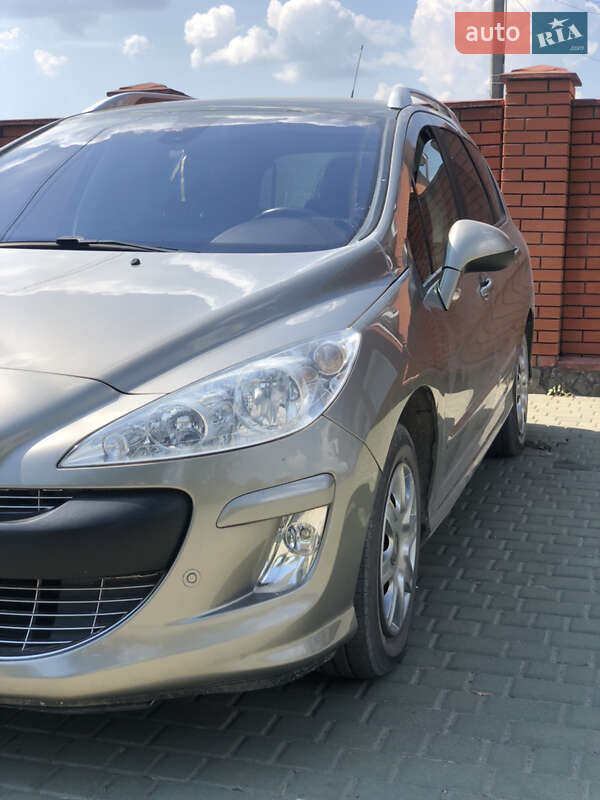 Универсал Peugeot 308 2010 в Хмельницком