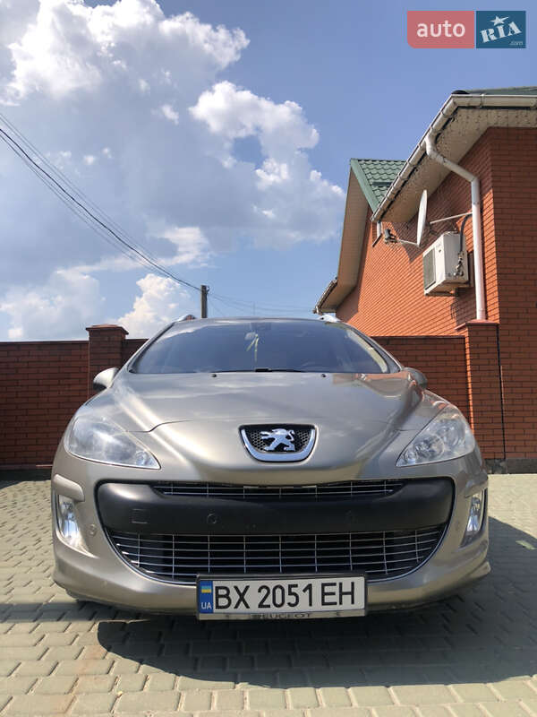 Универсал Peugeot 308 2010 в Хмельницком
