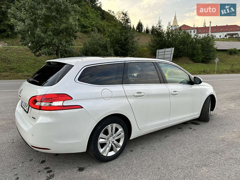Универсал Peugeot 308 2014 в Великом Березном