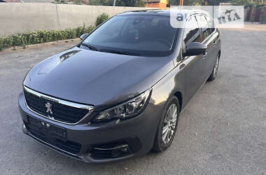 Универсал Peugeot 308 2019 в Ромнах