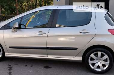 Хетчбек Peugeot 308 2008 в Ужгороді