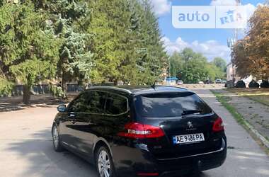 Універсал Peugeot 308 2015 в Жовтих Водах