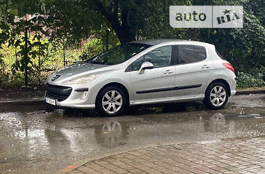 Хэтчбек Peugeot 308 2008 в Ивано-Франковске