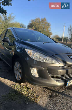 Хэтчбек Peugeot 308 2009 в Городке