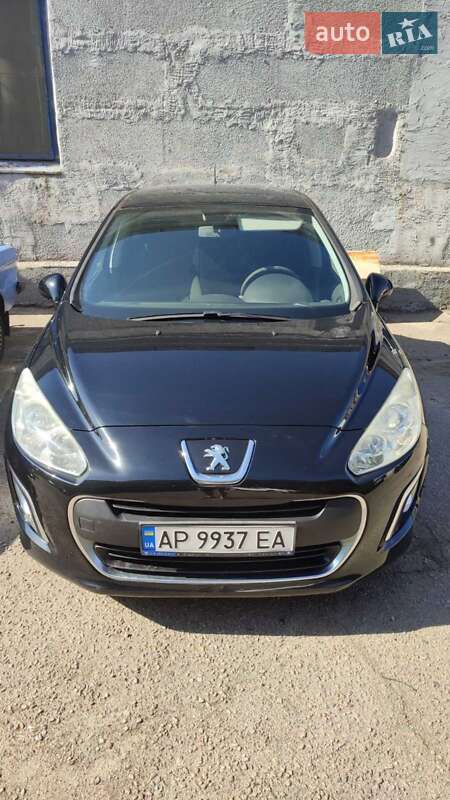Хэтчбек Peugeot 308 2011 в Запорожье